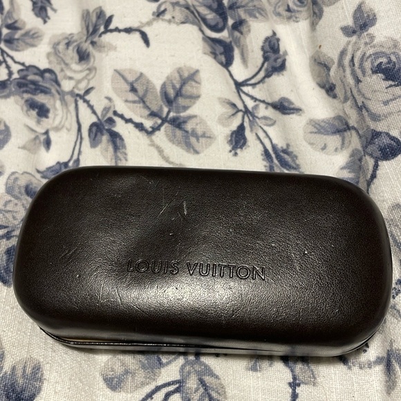 🌟🌟HOST PICK🌟🌟 Stunning Louis Vuitton Sunglasses - Picture 11 of 11